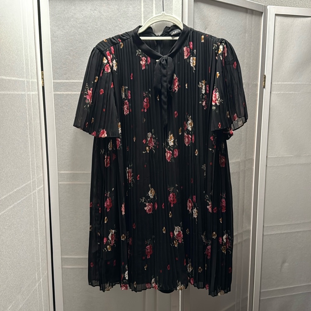 Flowy floral Zara dress/romper